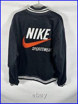 Nike Sportswear Embroidered Logo Size Large